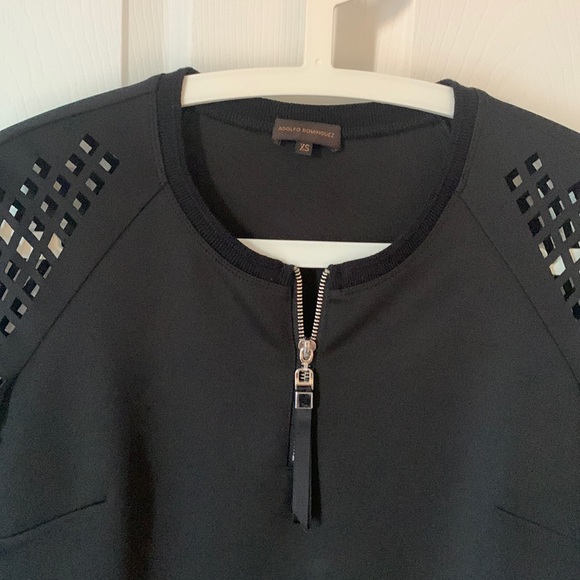 Tunic cutout sleeves. - Picture 2 of 6